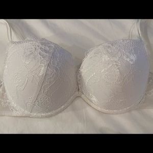 La Senza (Beyond Sexy White Bra) 32D